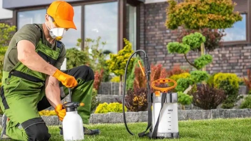 Weed & Pest Management Weed & Pest Management